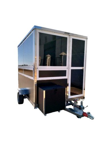 Remolque sin maquinaria de color negro estilo...