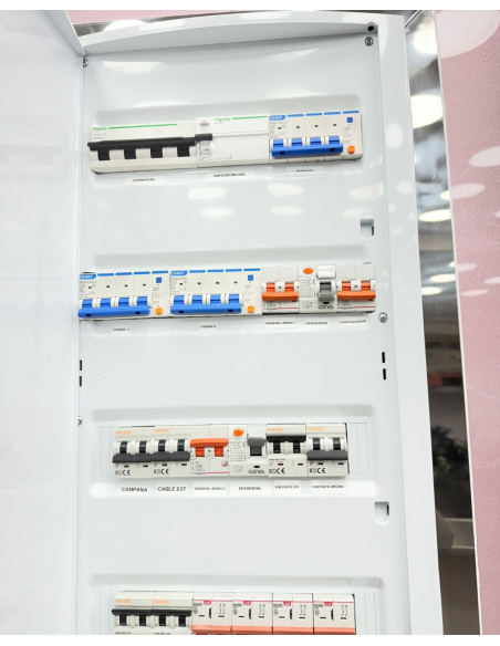 CASETA CONTAINER PARA CHURRERÍA 6 X 2.50 METROS